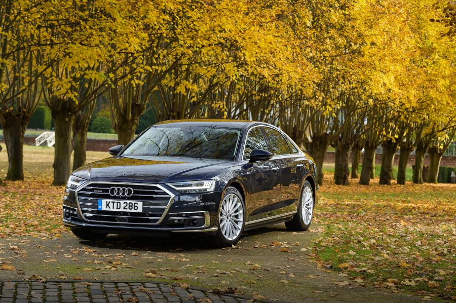  Audi A8 50 TDI Quattro (D5) 2017 года  (UK) (фото 6 из 17)